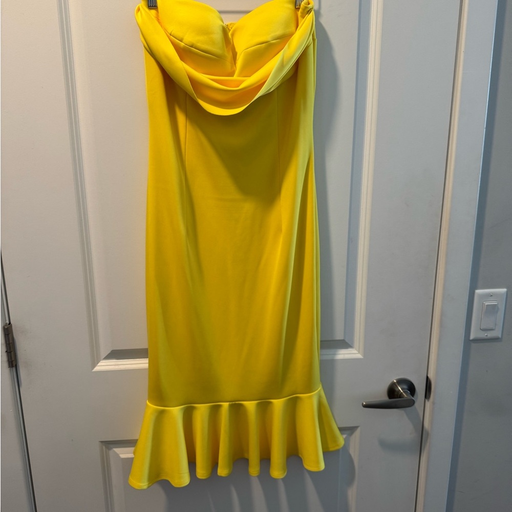 Chic Yellow Midi Dress